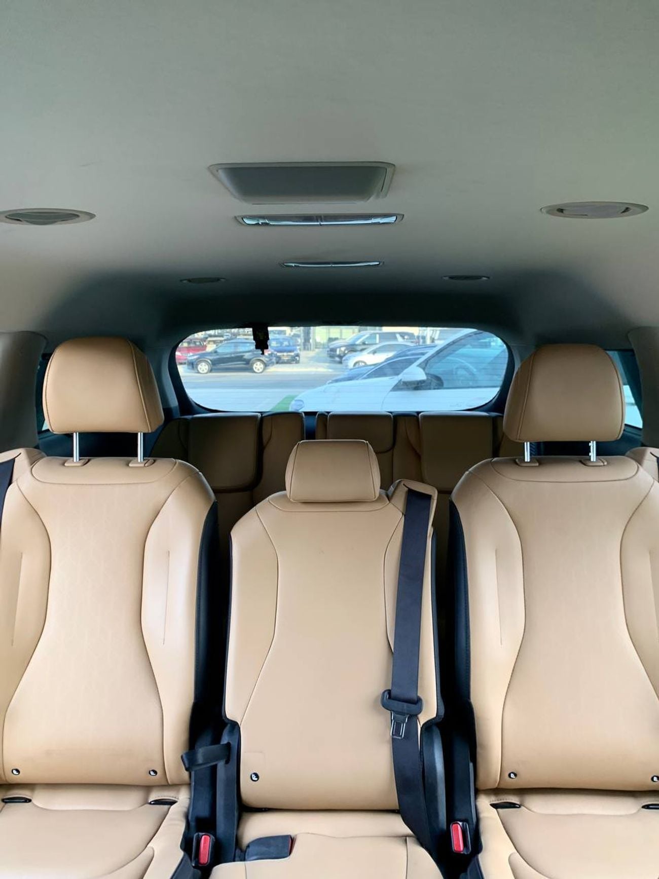 Kia Carnival EX