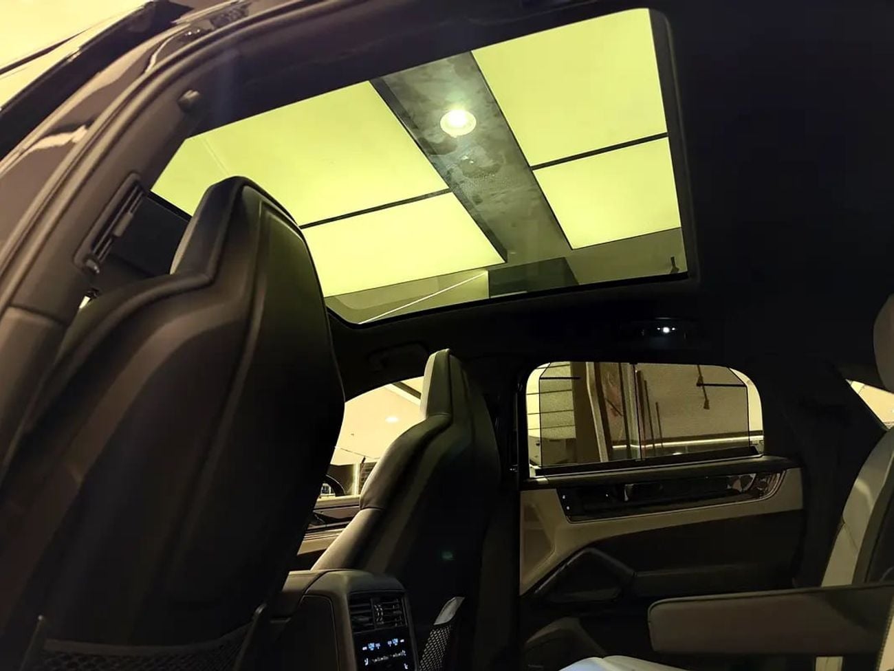 Porsche Cayenne Coupe GCC Specs – Excellent Condition