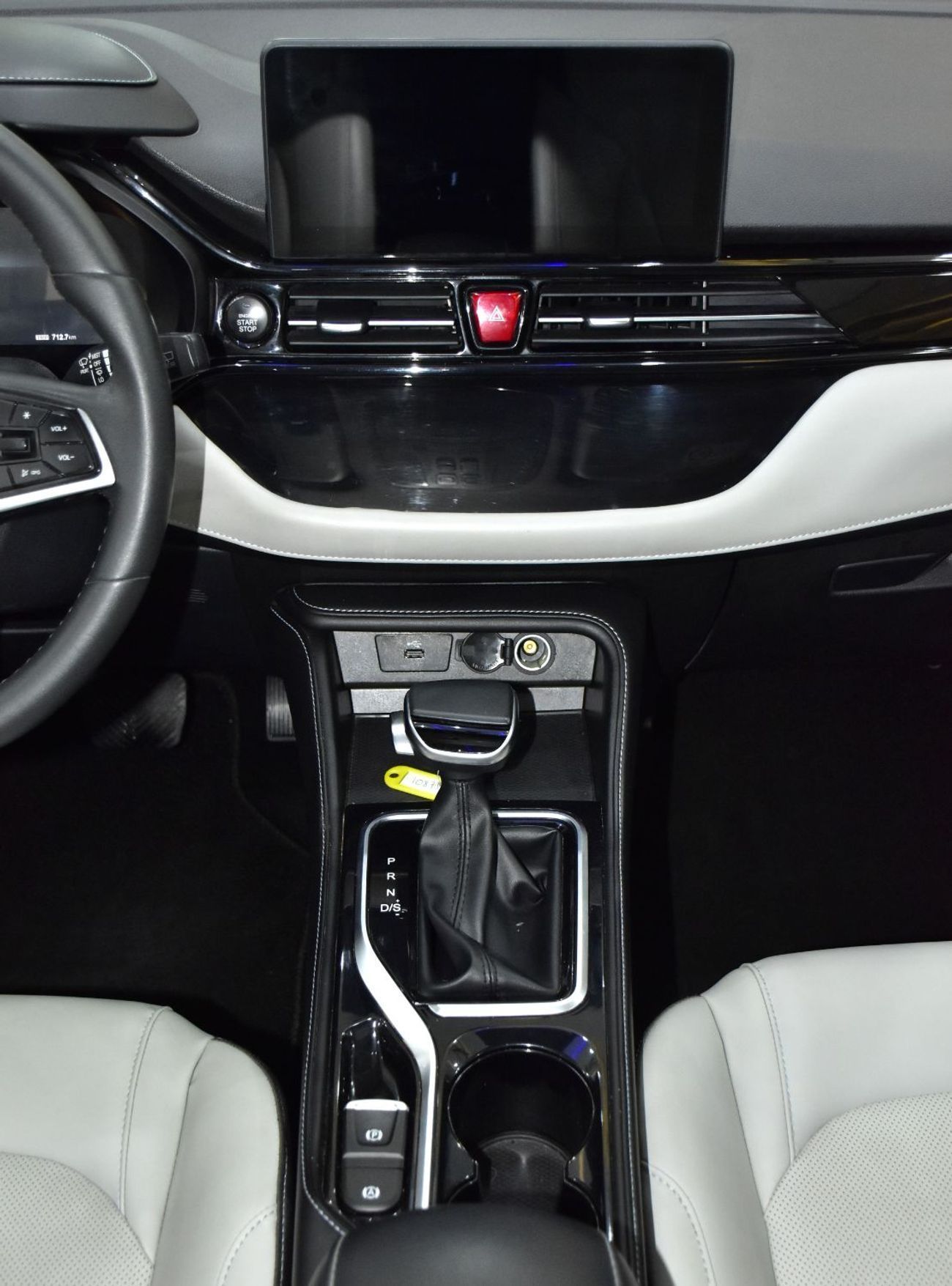 جاك JS4 INTELLIGENCE EXCELLENT DEAL for our JAC JS4 1.5T ( 2023 Model ) in White Color GCC Specs