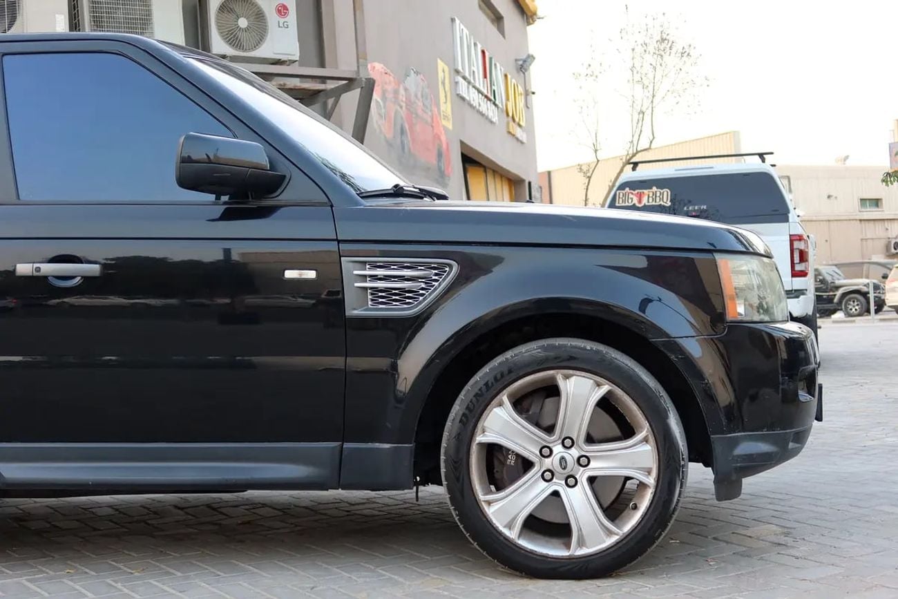 Land Rover Range Rover Sport Pristine HSE Supercharged | GCC Specs