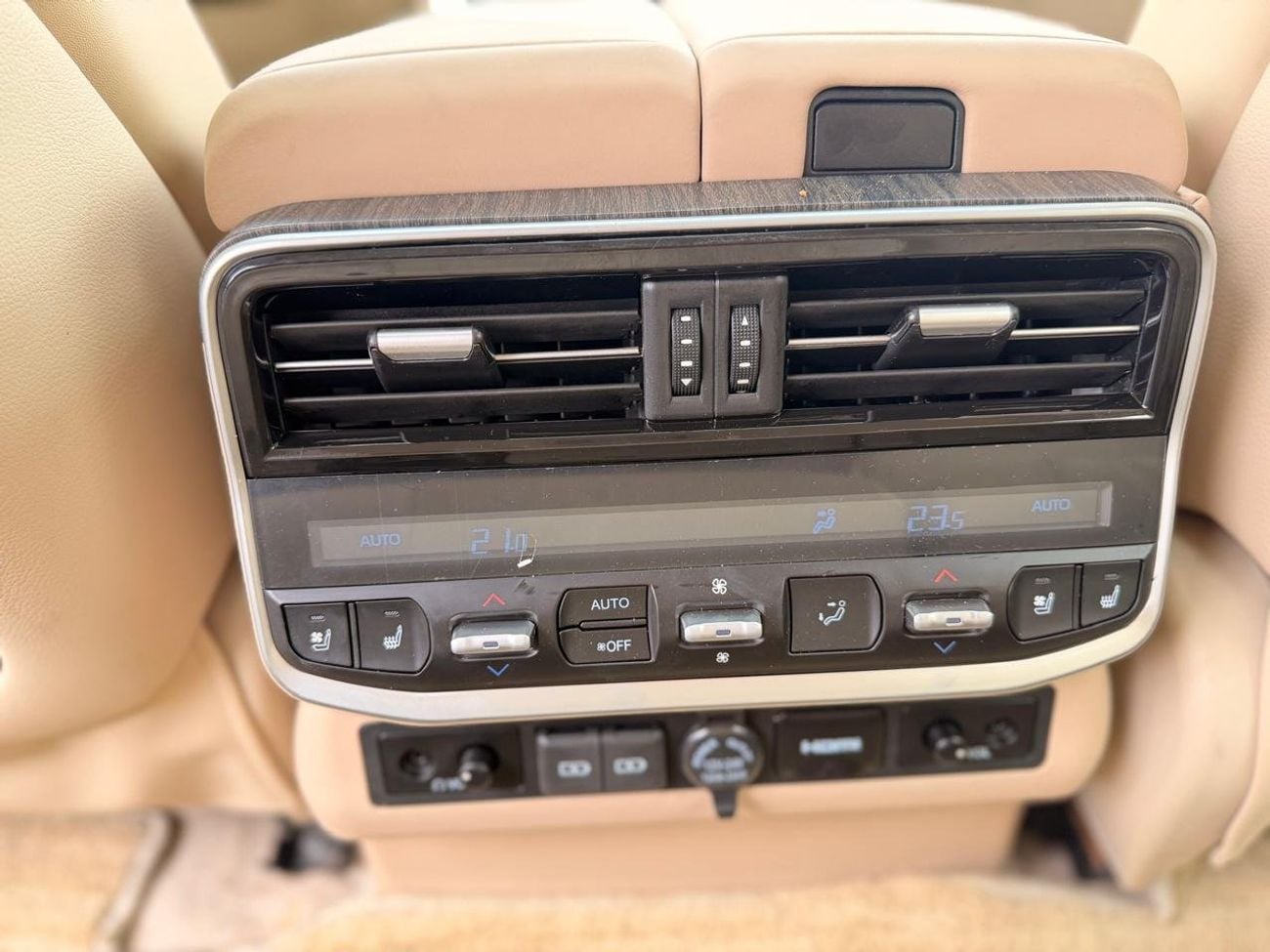 Toyota Land Cruiser GXR 4.0L Model 2017 Upgraded to 2025 Shape Pull Option GCC Specification
