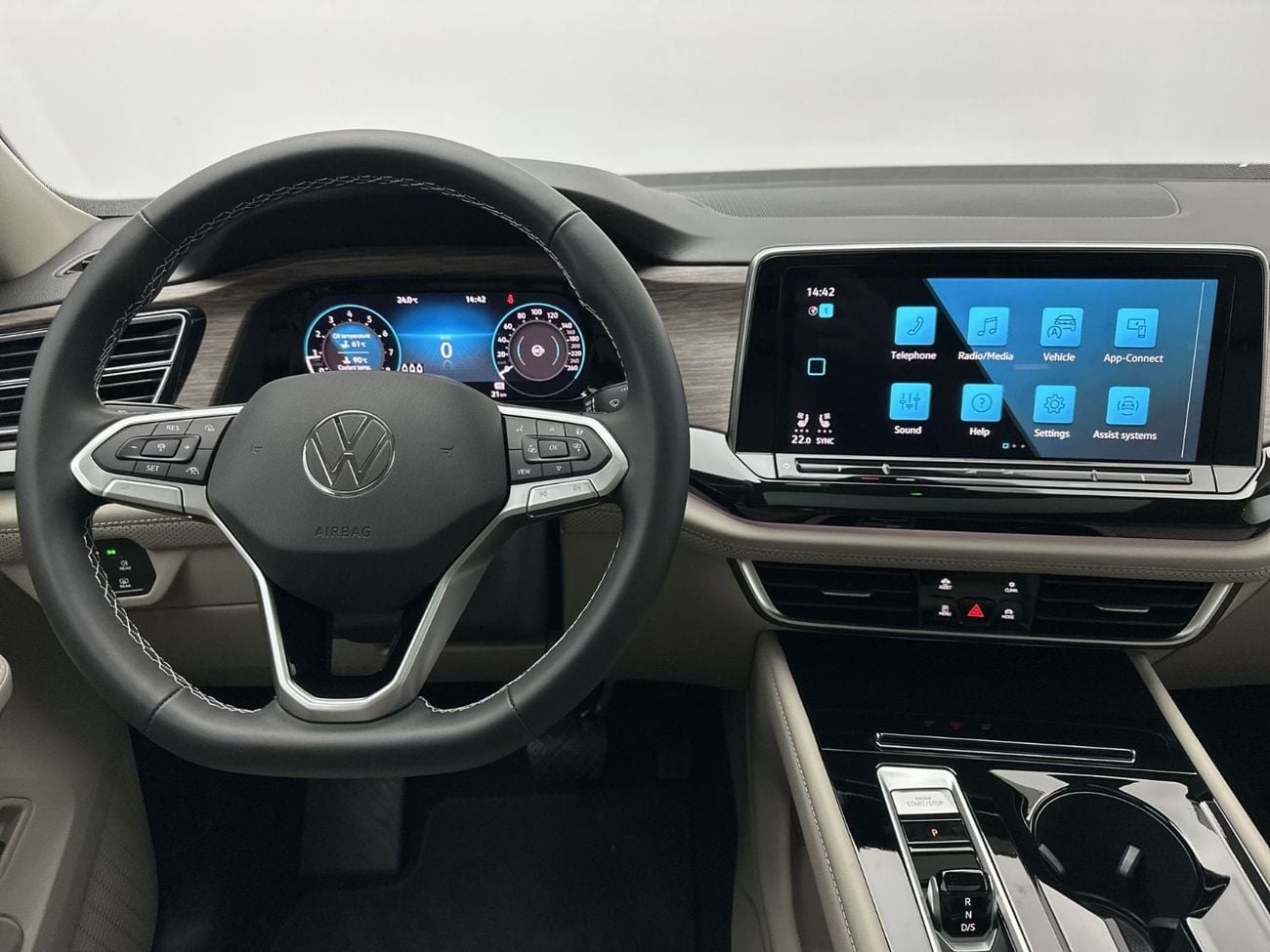 Volkswagen Teramont COMFORTLINE (Facelift 2) 2.0L | GCC Specs | 7-Seater Premium Family SUV | Spacious Interior | Modern Exterior