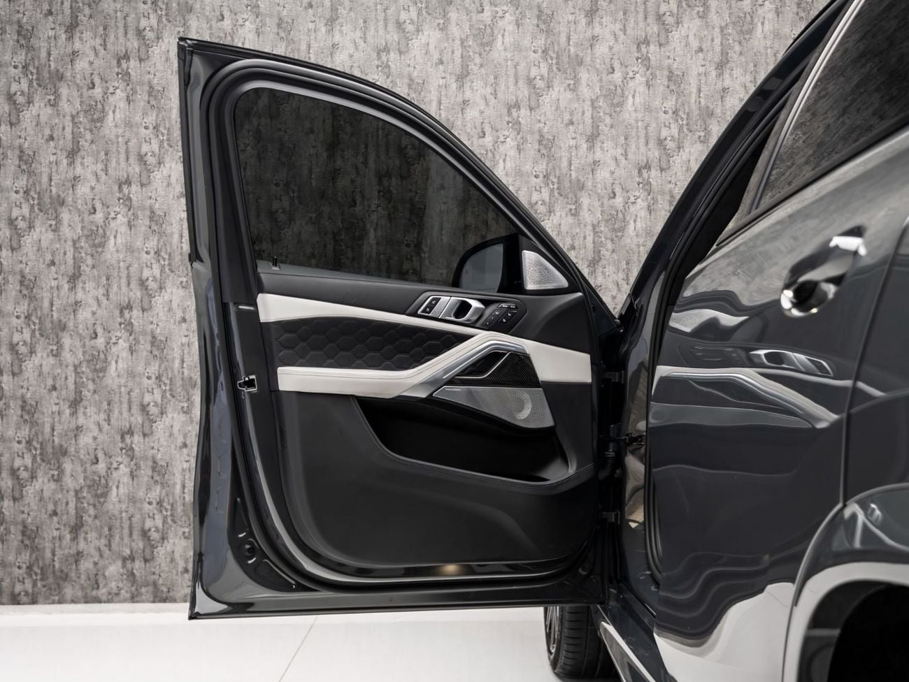 BMW X6 M BUY NOW, PAY 2027 | THE BLACKLINE STANDARD | 2025 BMW X6M Competition, 2030 BMW Warranty
