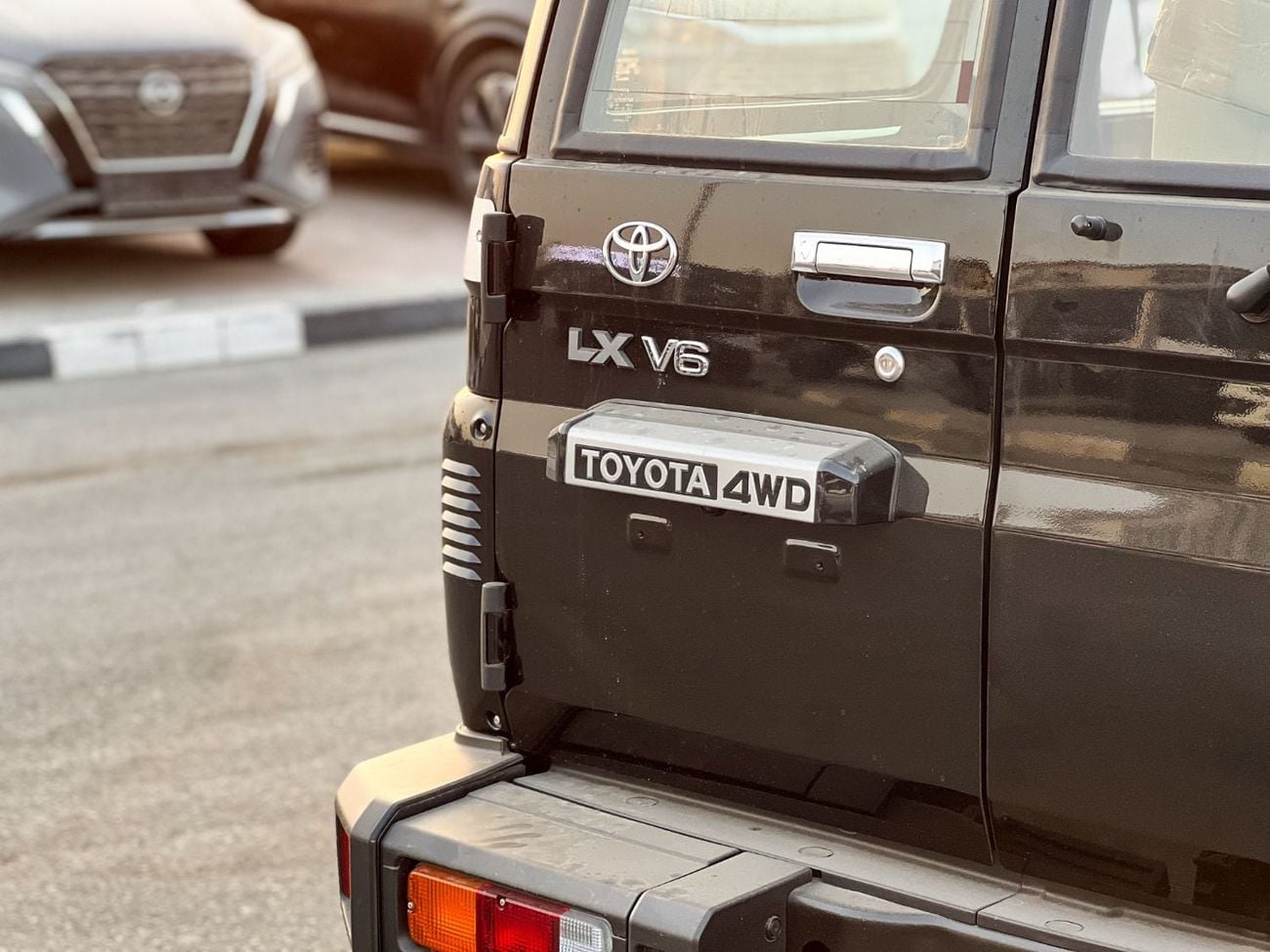 تويوتا لاند كروزر 70 LC76 LX تويوتا LC76 LX.Z1 موديل 2026، دفع رباعي، محرك 4.0 لتر V6 - للتصدير فقط