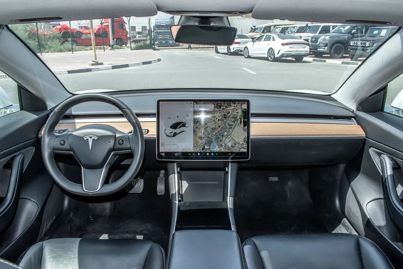 Tesla Model 3 STANDARD - AMERICAN SPECS - ONLY 61,000 KM