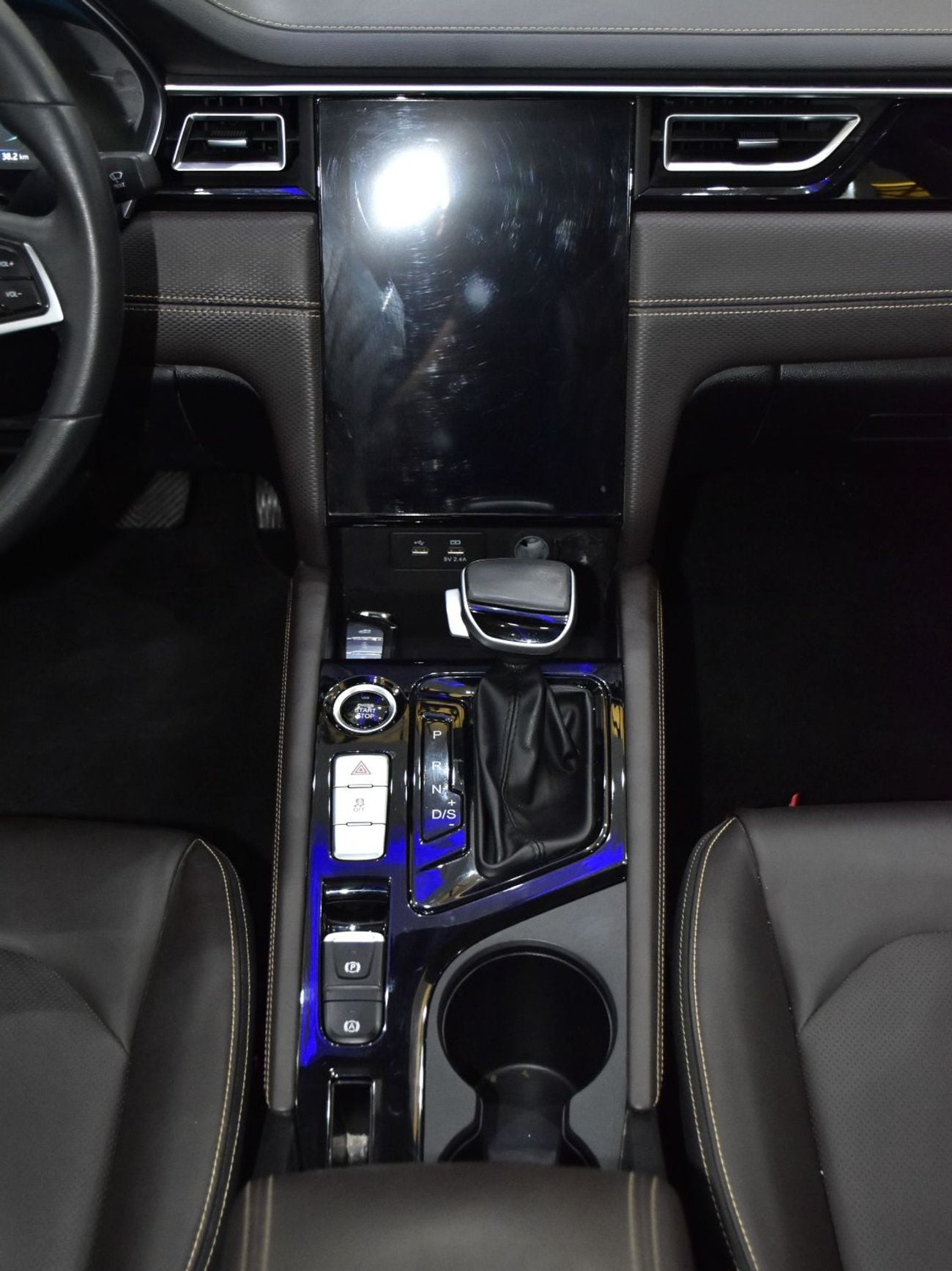 JAC J7 LUXURY EXCELLENT DEAL for our JAC J7 ( 2024 Model ) in Black Color GCC Specs