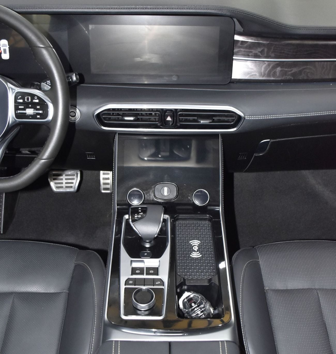 Jetour X90 Plus LUXURY EXCELLENT DEAL for our Jetour X90 Plus ( 2023 Model ) in White Color Chinese Specs