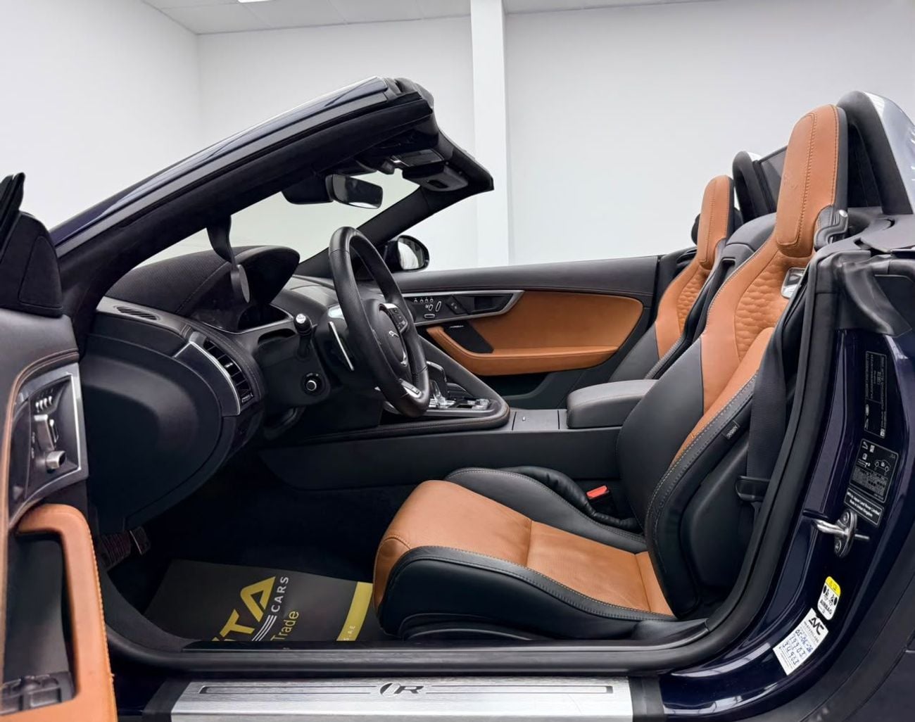 Jaguar F-TYPE R 2021 Jaguar F-Type P575 R Convertible, 2028 Masterclass Warranty + Service Pack, Very Low Km, Euro