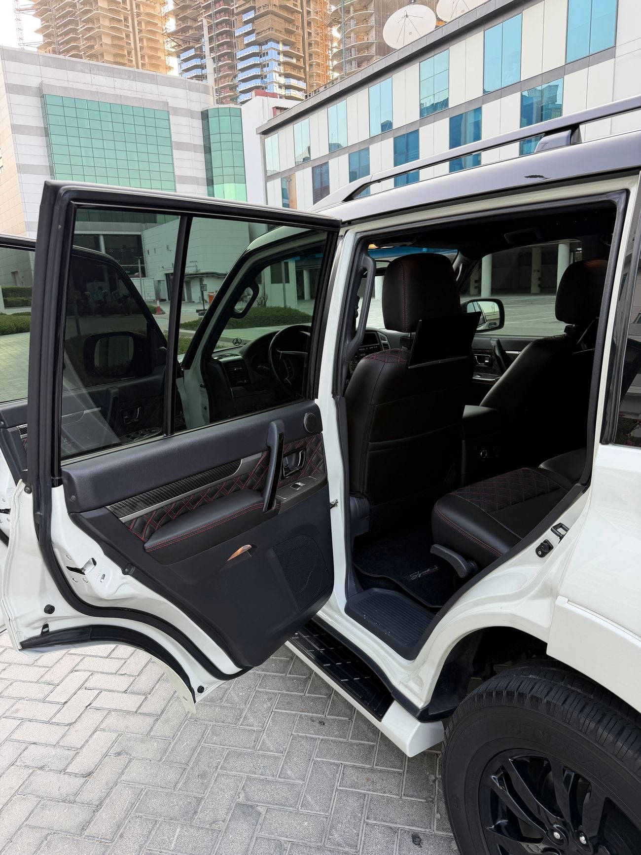 Mitsubishi Pajero GLS H/L SIGNATURE EDI