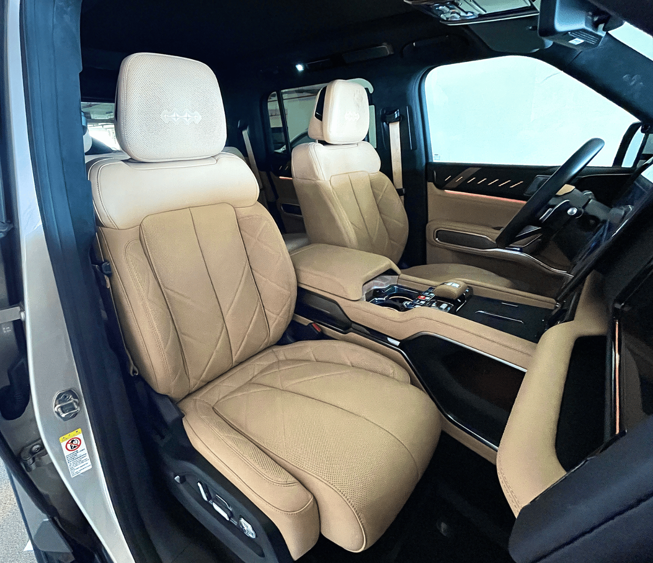 BYD Leopard 8 FLAGSHIP | 17,000km | 7 seater