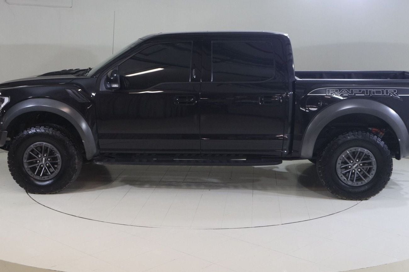 Ford F-150 RAPTOR CREW CAB LUX RP1620 /AL TAYER MOTORS/AL QOUZ SHOWROOM