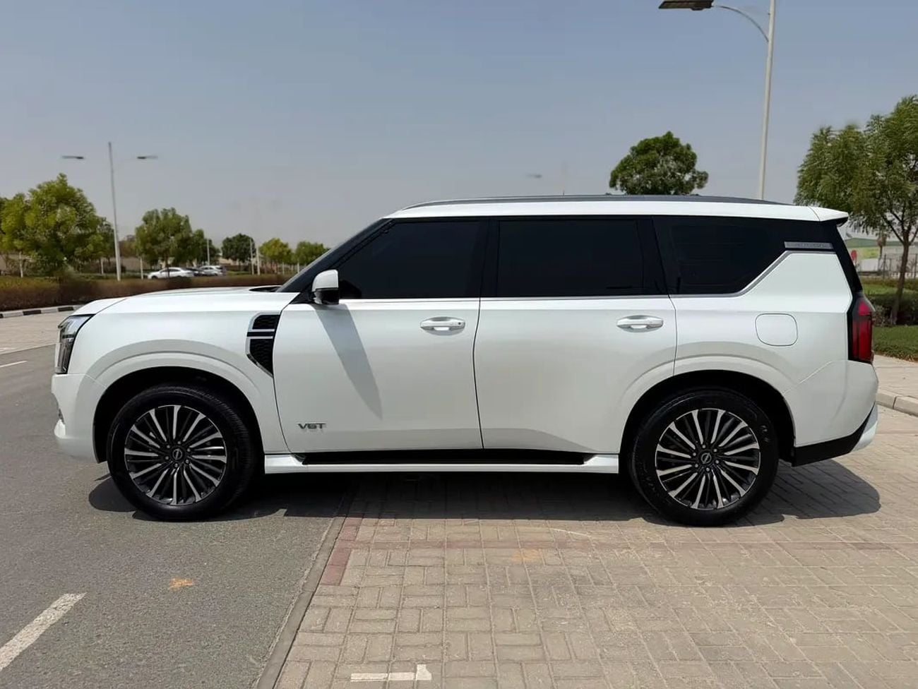 Nissan Patrol LE PLATINUM CITY 0% down payment - - LE Platinum city - Twin Turbo - GCC - Under Warranty - AWR
