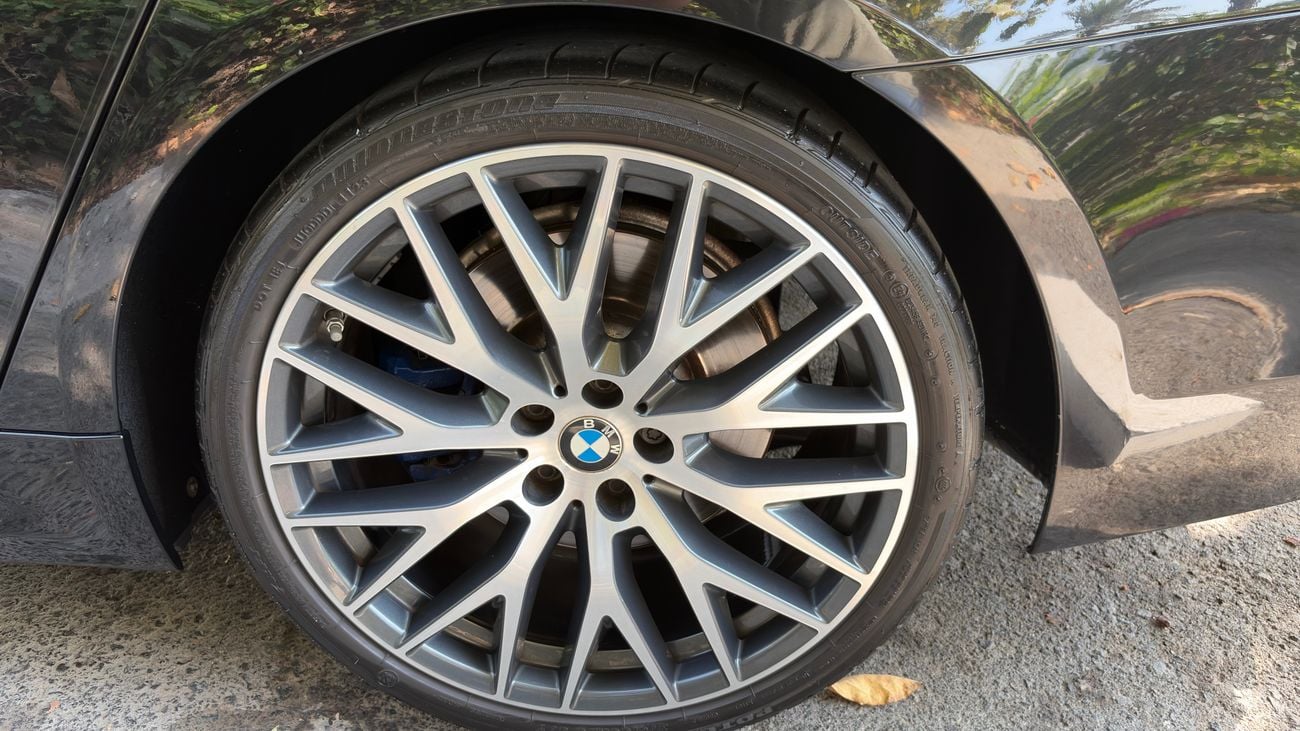 بي أم دبليو 530i M SPORT