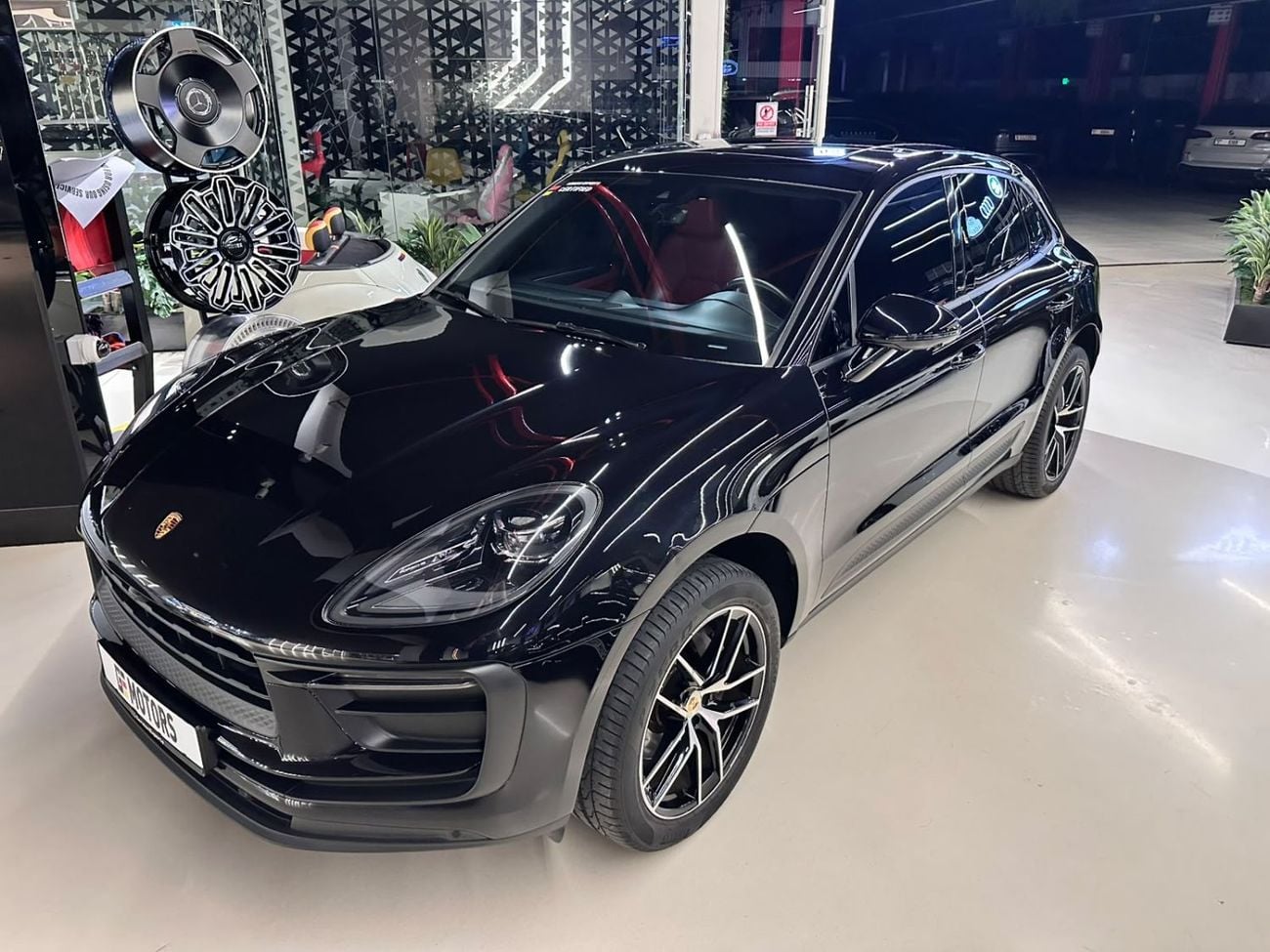Porsche Macan STANDARD 2,700 MP - Porsche Macan 2022- GCC Perfect condition
