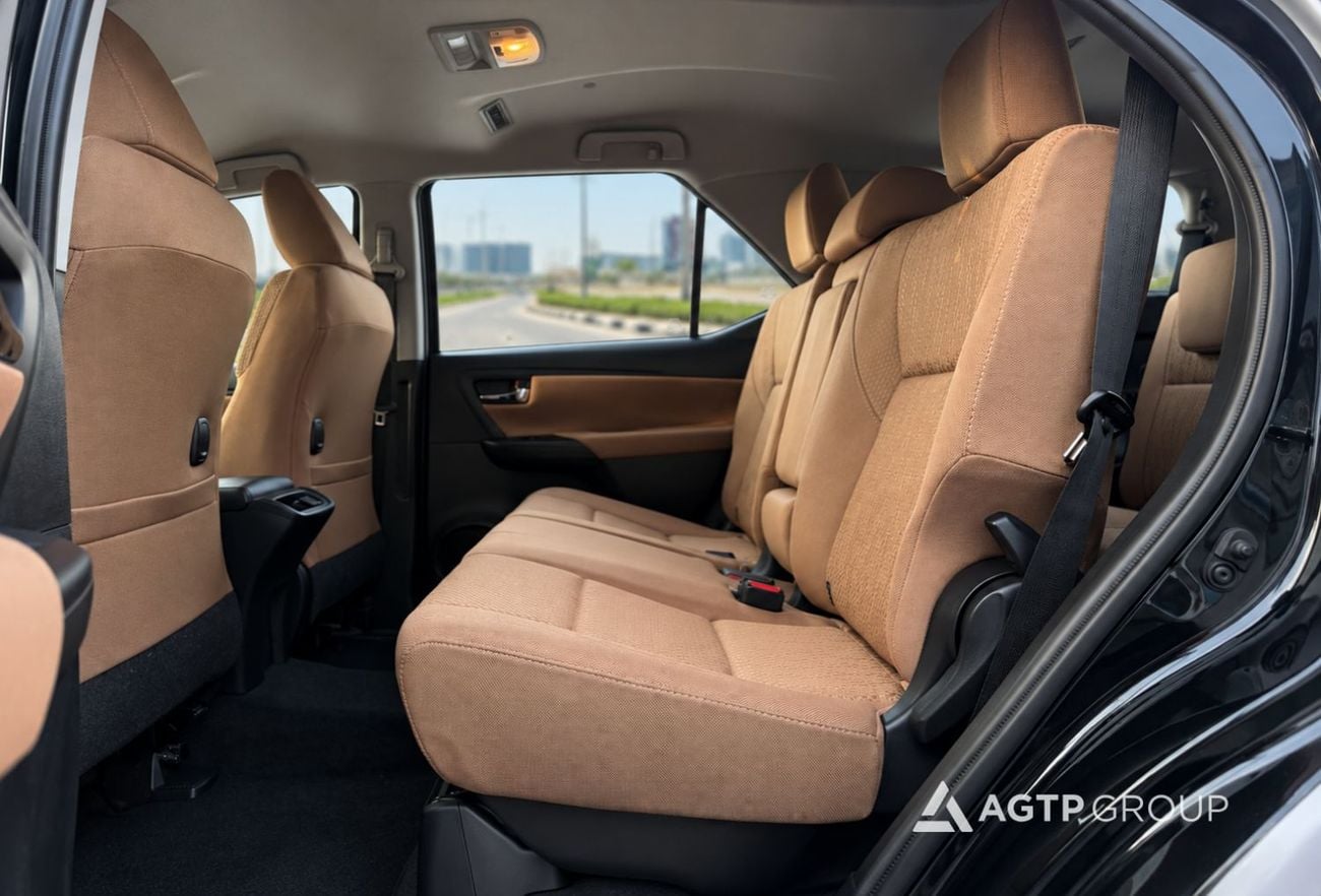 Toyota Fortuner SR5 2.7L Petrol | 4x4 | Automatic | GCC Specs | 7-Seater | Full Option