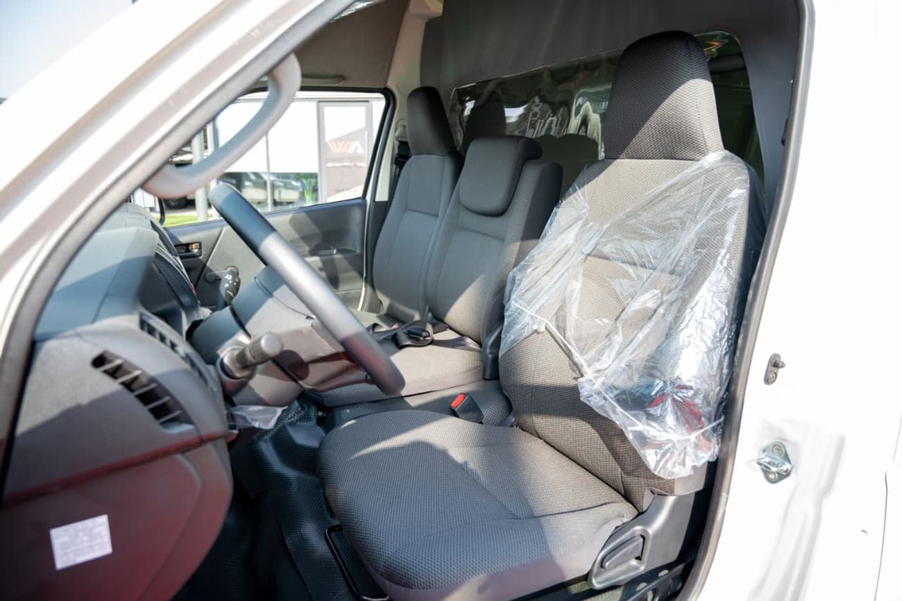 Toyota Hiace PETROL 2.7 HIGHROOF CARGO MANUAL TRANSMISSION