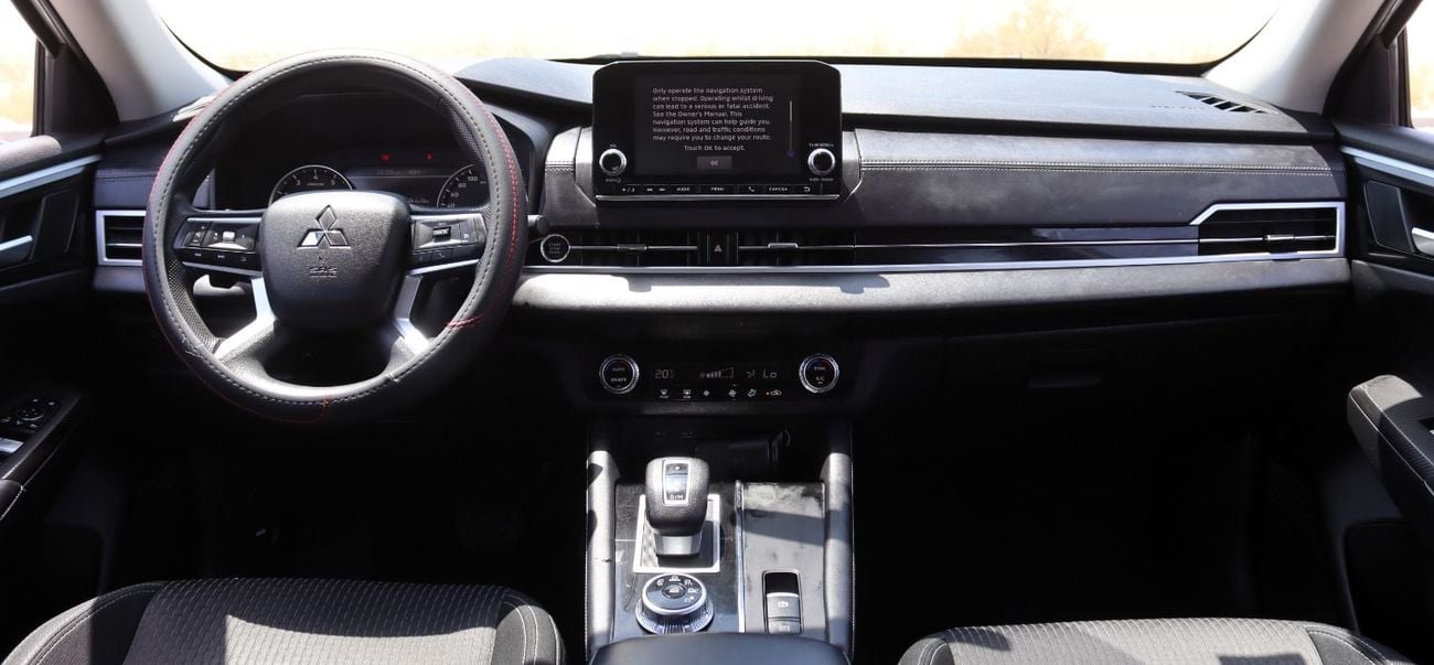 Mitsubishi Outlander GLX MIDLINE ACCIDENTS FREE - GCC - M LINE - ORIGINAL PAINT - PERFECT CONDITION INSIDE OUT