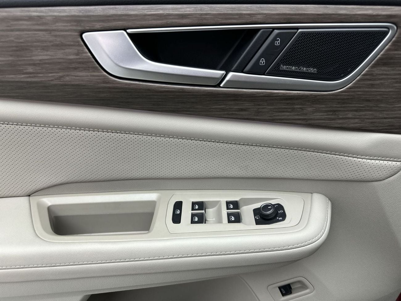 Volkswagen Teramont R LINE Teramont R-Line 2.0L | Panoramic Sunroof | 7 Seats | 270 HP | GCC