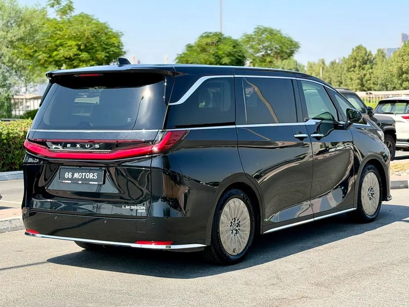 لكزس LM 350h LM 350h VIP | European Specs | Hybrid Luxury MPV