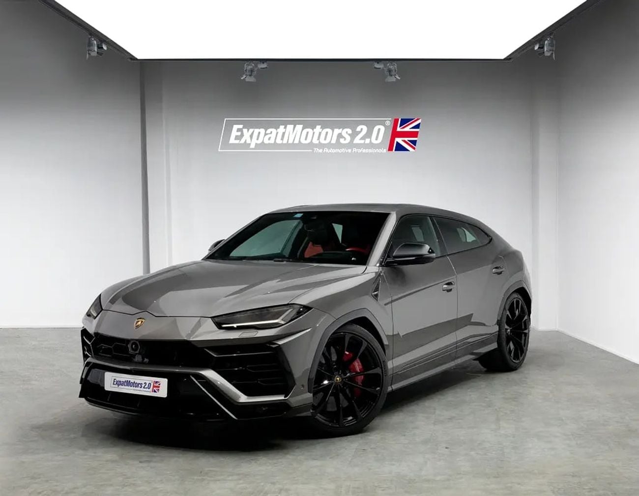 Lamborghini Urus STANDARD Massive Specification • Warranty + Service Contract • FDSH • GCC