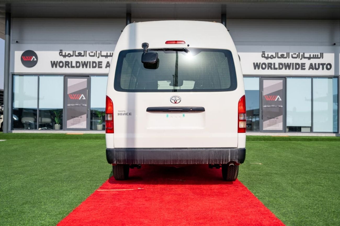 Toyota Hiace PETROL 2.7 HIGHROOF CARGO MANUAL TRANSMISSION