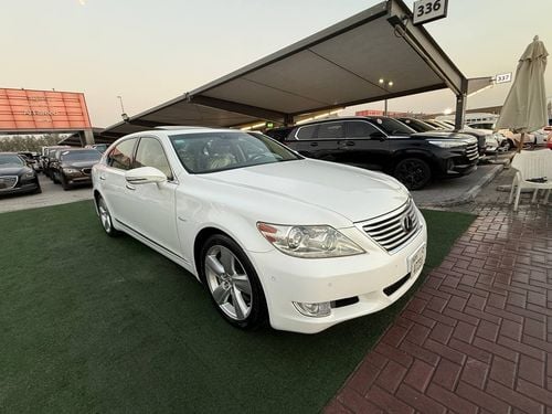 لكزس LS 460 LWB 5ST سعة 4.6 لتر وقوة 357 حصان