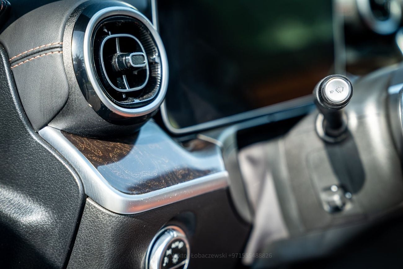 Mercedes Benz C300 STANDARD