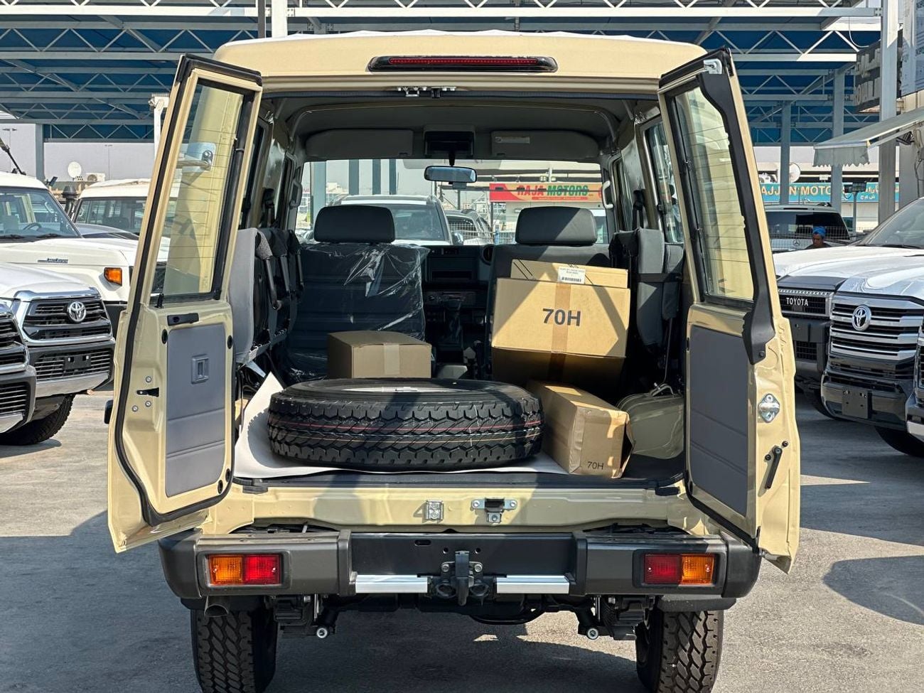 Toyota Land Cruiser 70 LC 78 HARDTOP 4.0L AT