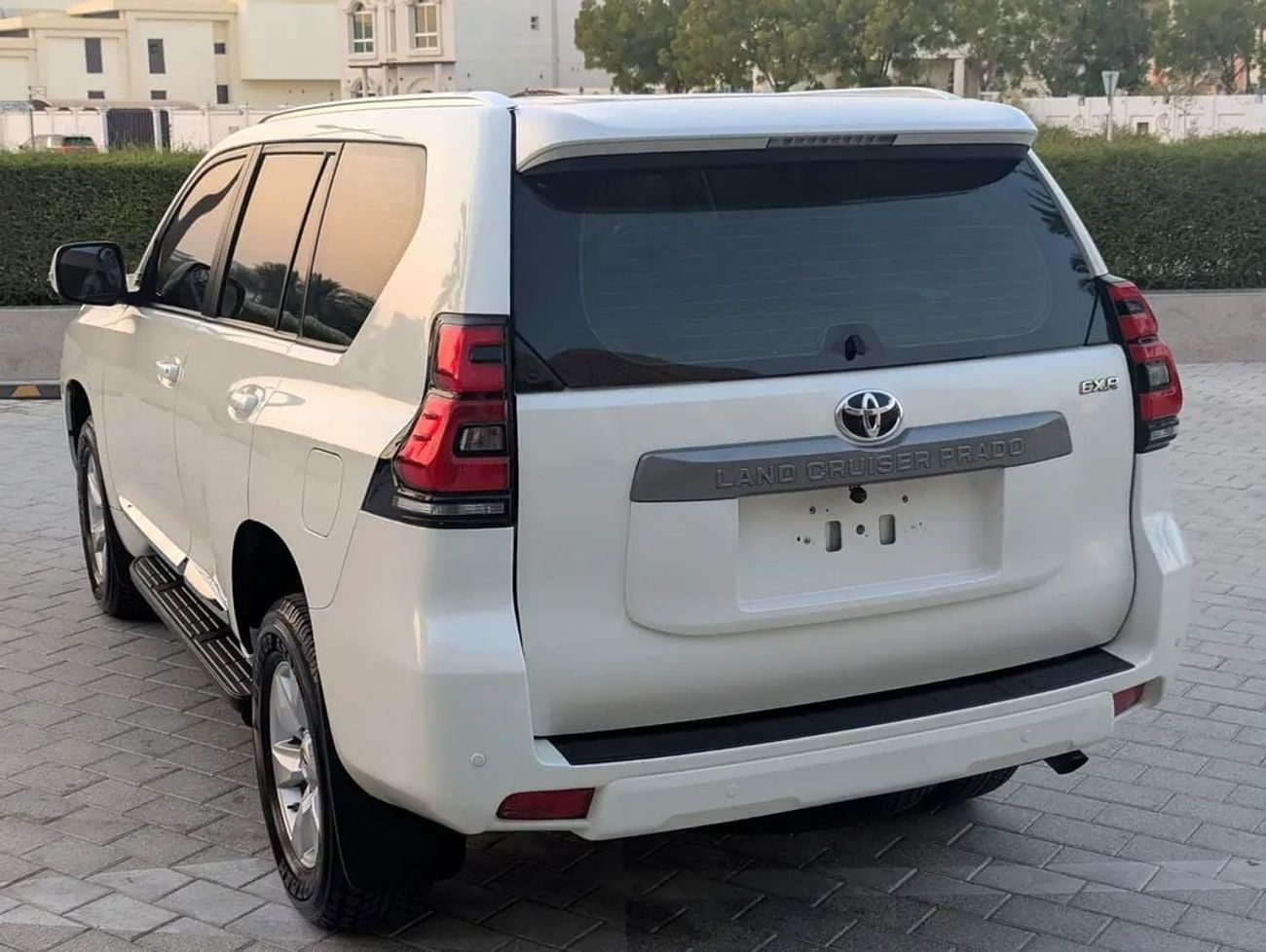 Toyota Prado EXR GCC Specs V4 2.7L Interior and Exterior Excellent Condition
