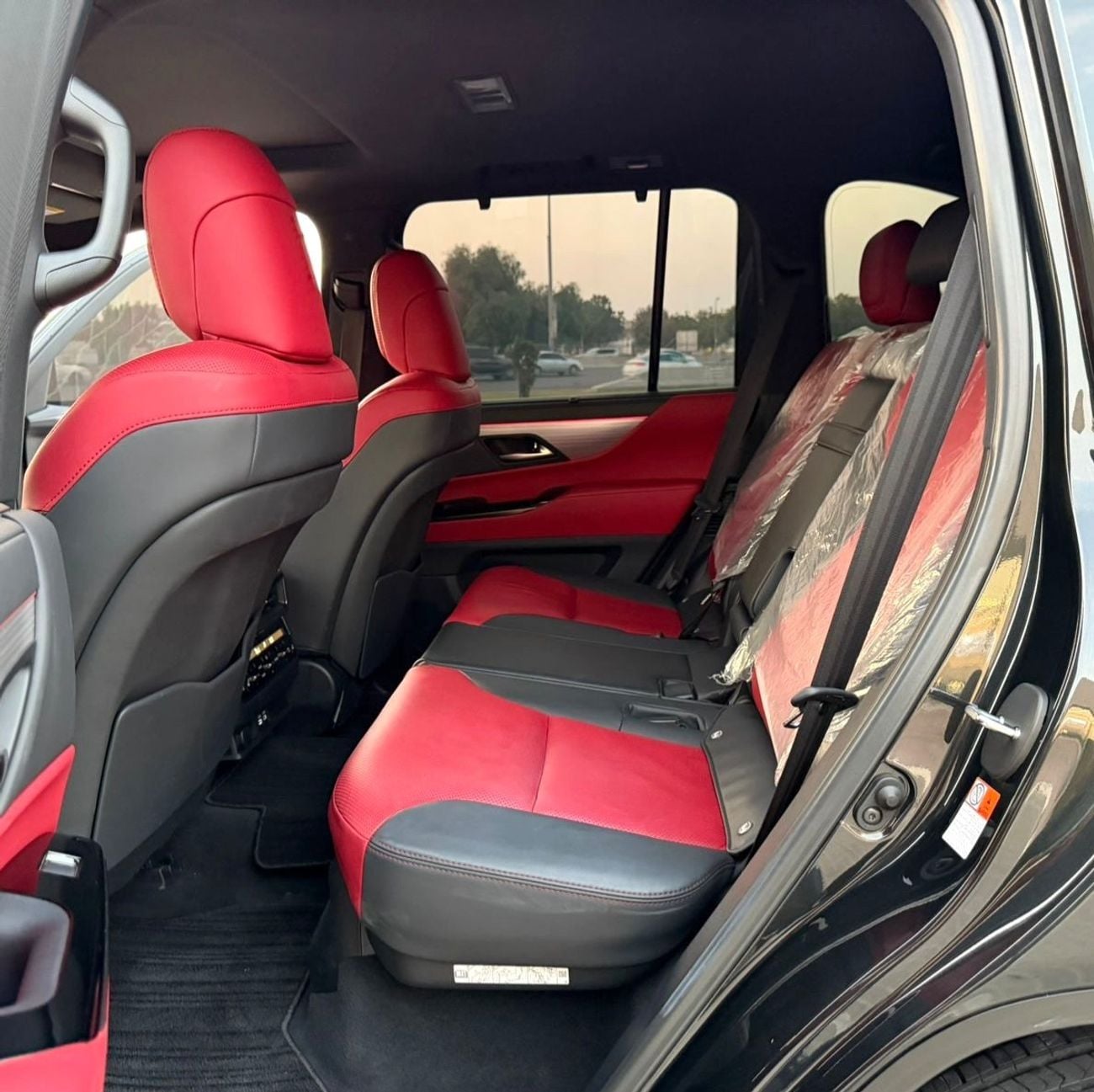 Lexus LX600 F SPORT