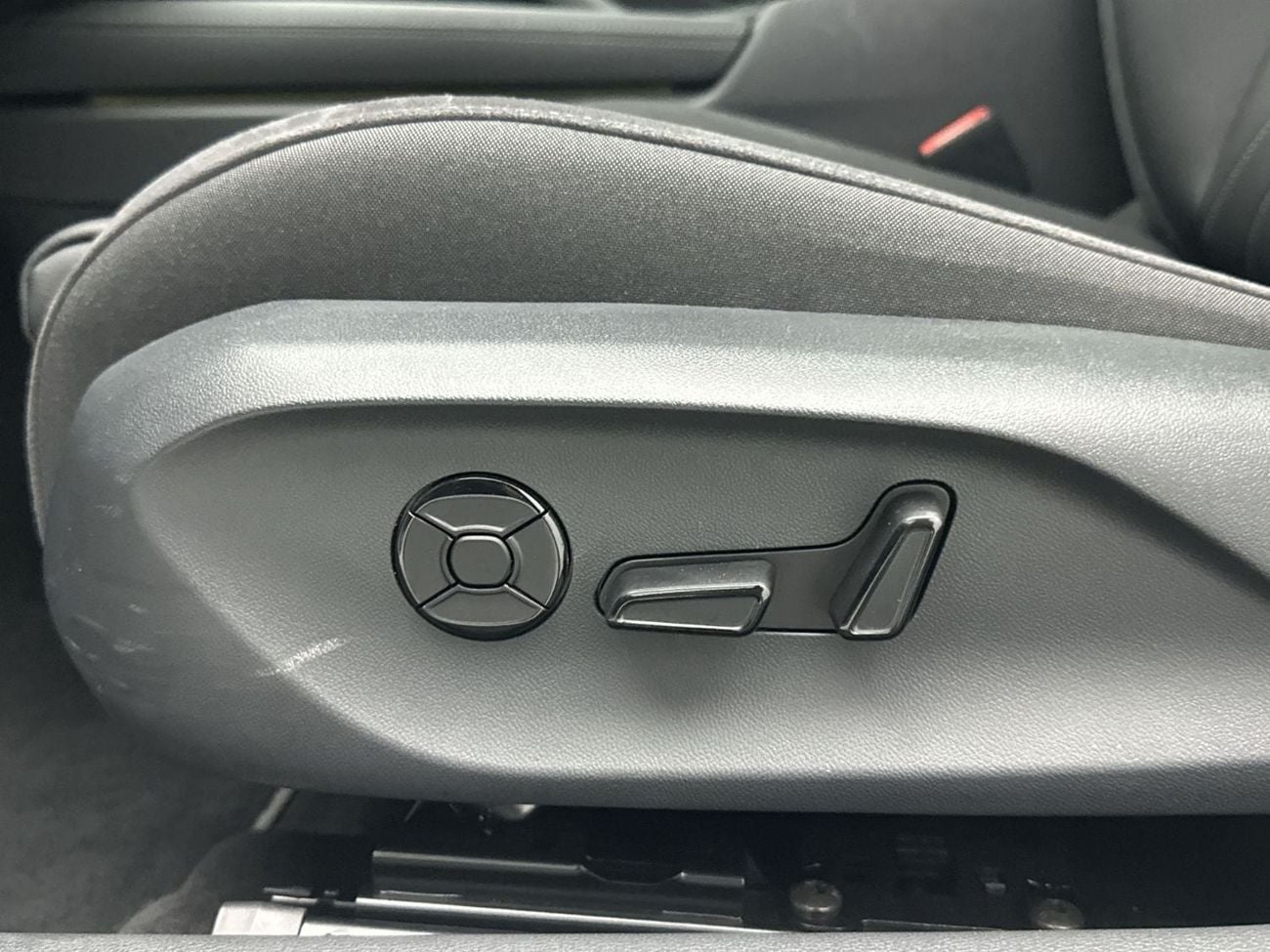 Volkswagen Passat HIGHLINE Passat B-Line Comfortline 1.5L | Ex-Demo | Full Safety Package | ACC | Keyless Entry | LED Headlight