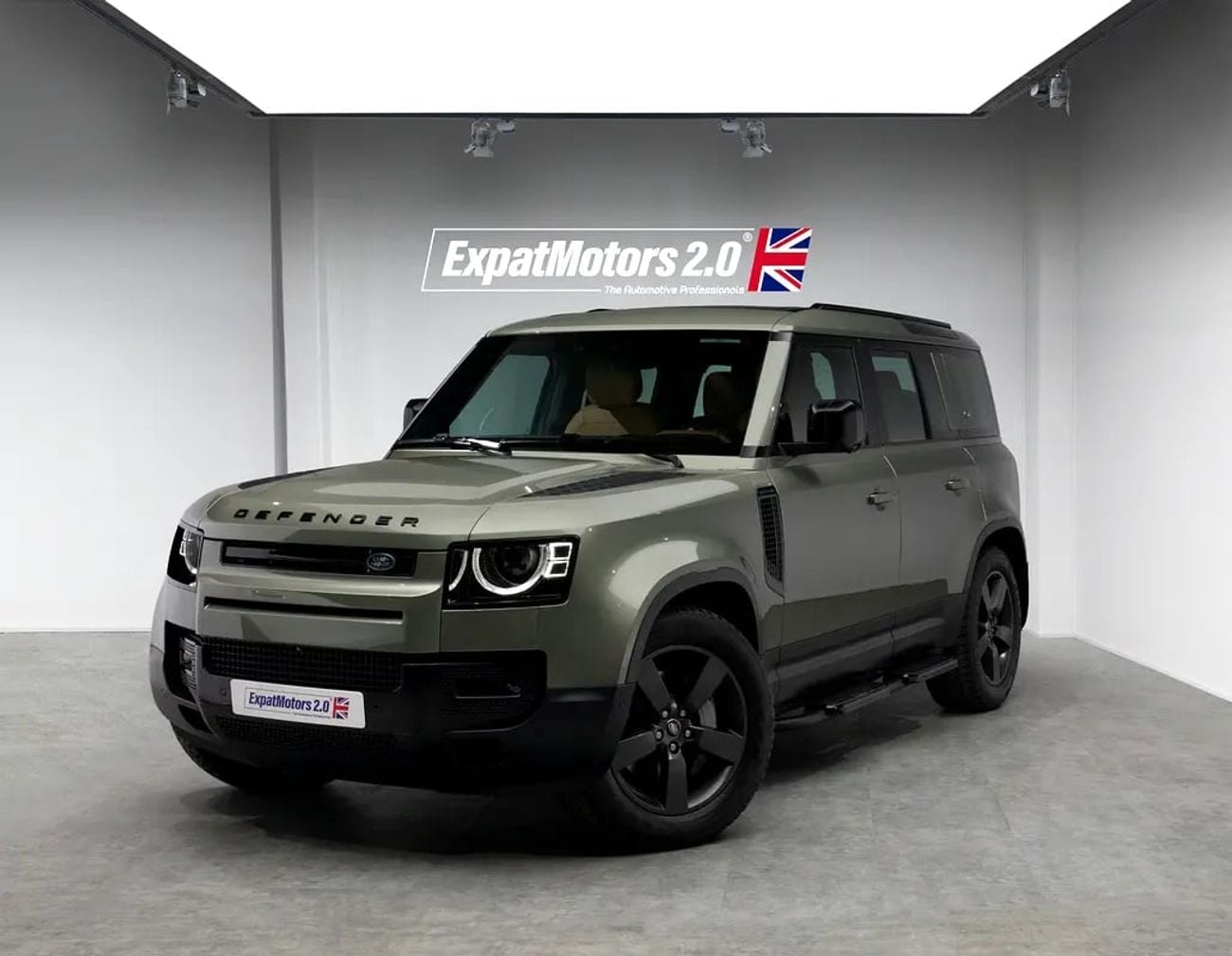 لاند روفر ديفندر Warranty until • FDSH • GCC Spec
