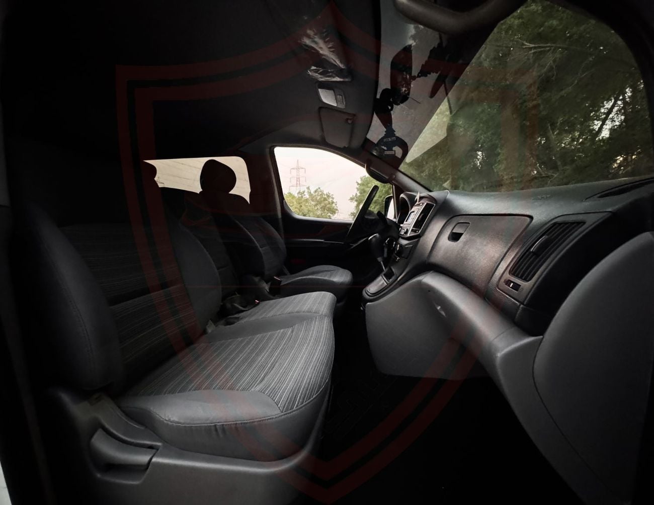 Hyundai H-1 GL Hyundai H1 2021 | 2.4L V4 | GCC Specs | Accident-Free | Excellent Condition | AED 907/Month