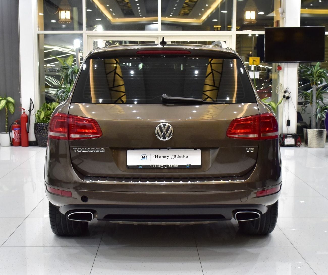 فولكس واجن طوارق SEL EXCELLENT DEAL for our Volkswagen Touareg ( 2015 Model ) in Brown Color GCC Specs
