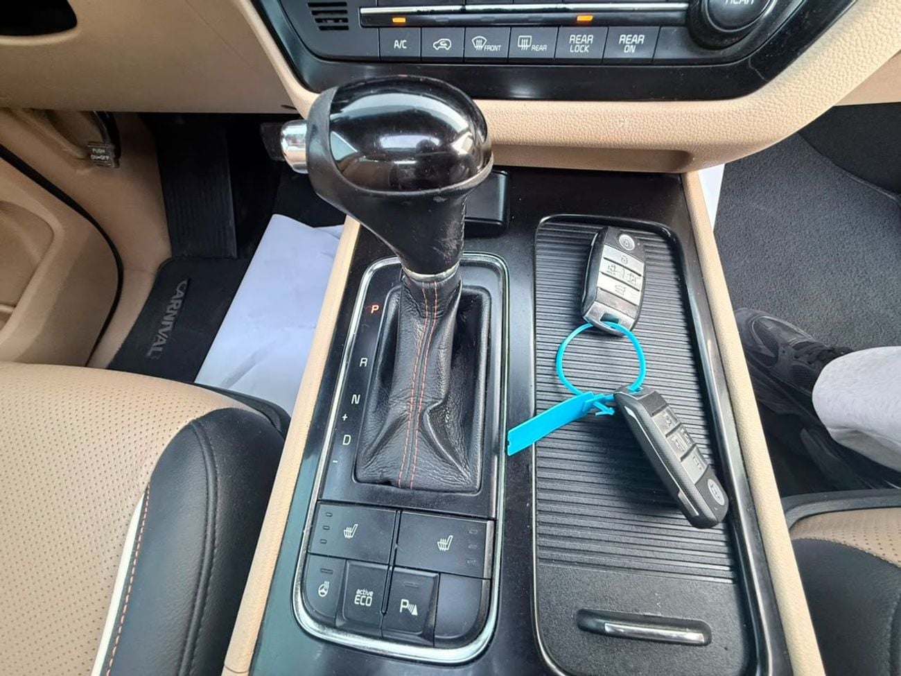 Kia Carnival