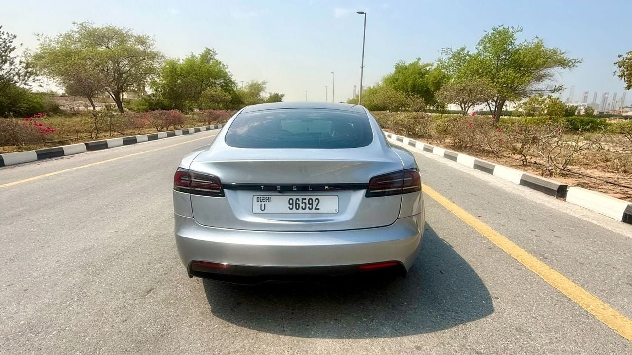 Tesla Model S LONG RANGE