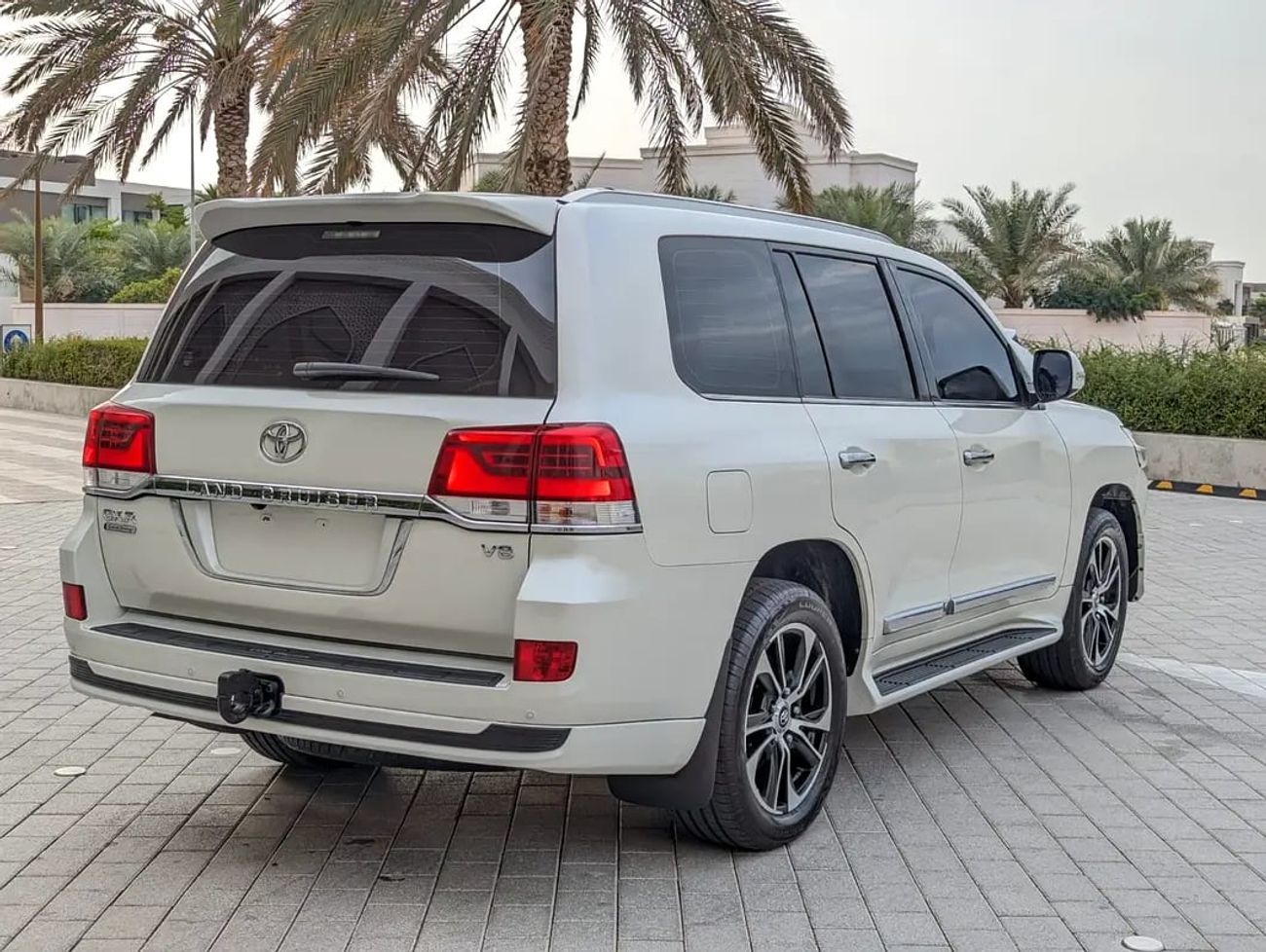 تويوتا لاند كروزر GXR V8 FULL OPTION GCC IN EXCELLENT CONDITION