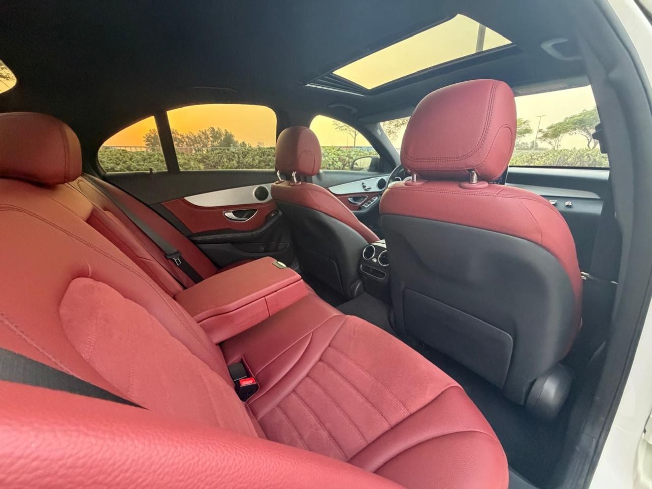مرسيدس بنز C 200 C260 Mercedes-Benz C-Class C200 2020 -in Low Mileage Excellent Condition