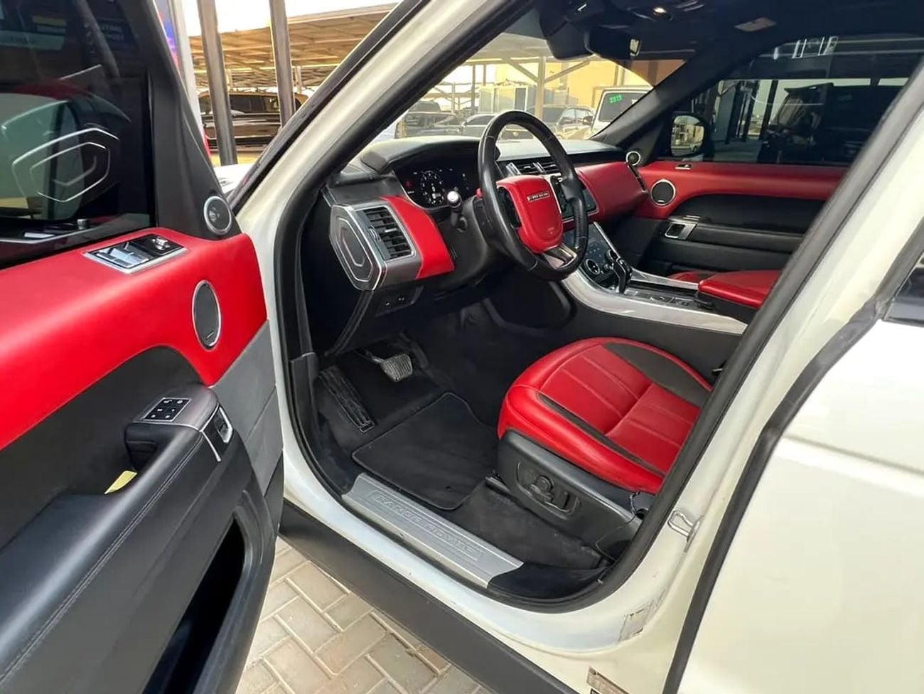 Land Rover Range Rover Sport HSE Supercharged | American Specs | Pristine Condition