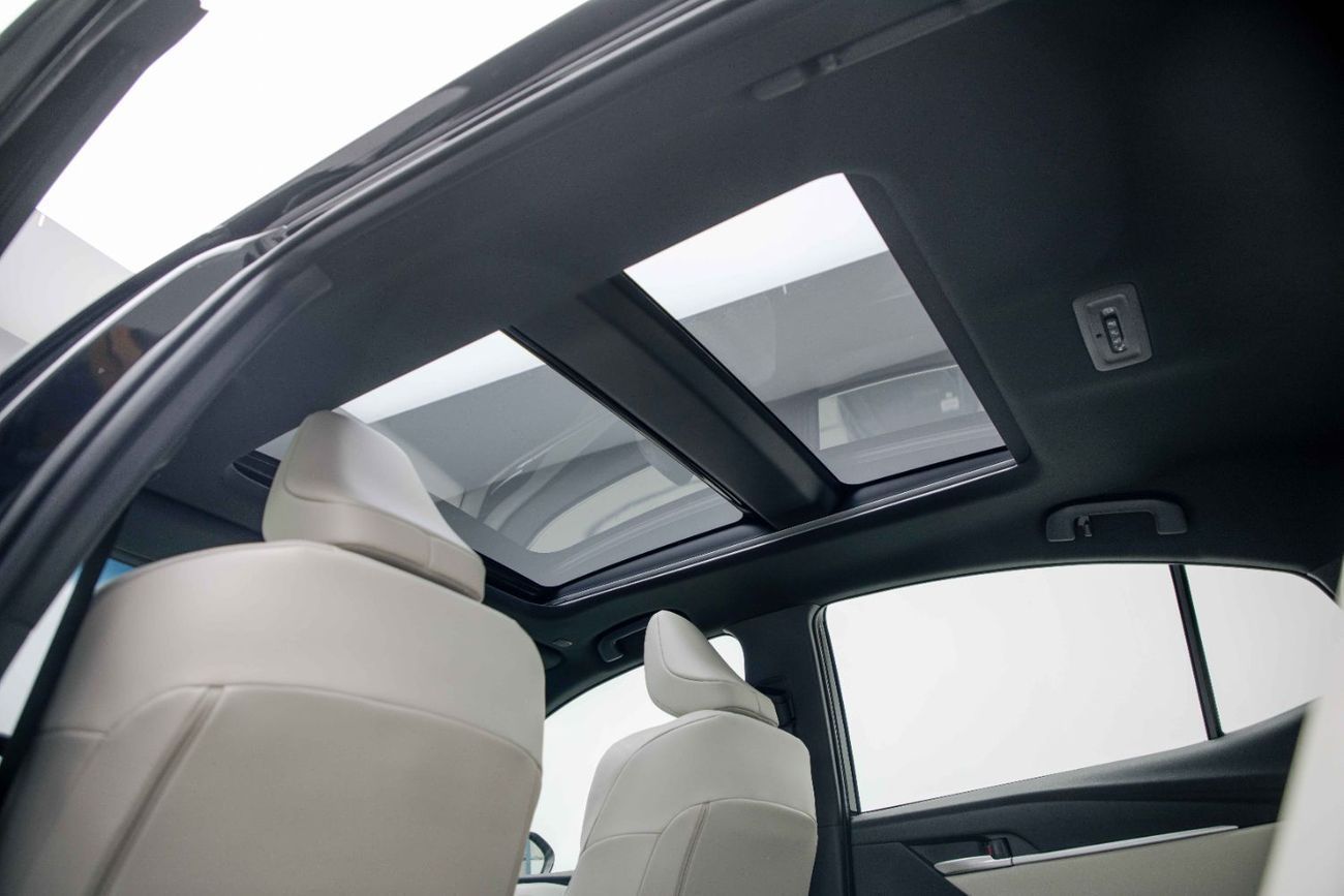 Toyota Camry GLE 2.5L - Netural Black Inside Formage | Export Only
