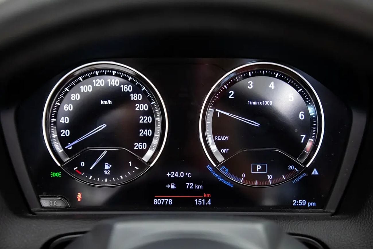 بي أم دبليو 220 220i Sportline Convertible | GCC | Full Service History | Excellent Condition