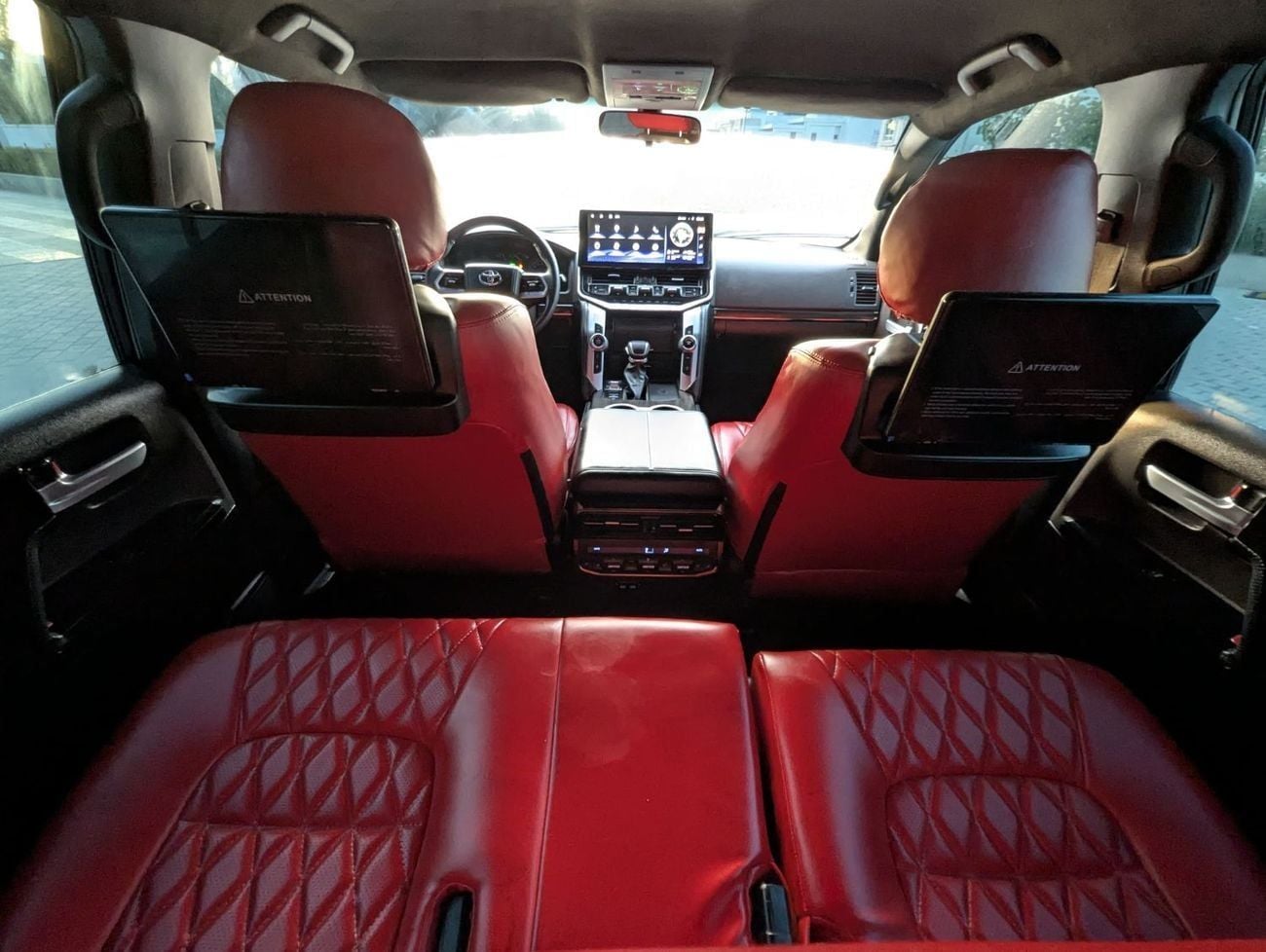 تويوتا لاند كروزر GXR Toyota landcruise 2015Model Facelifte 2025 4.0L v6 petrol Engine Colour Black push start Transmi