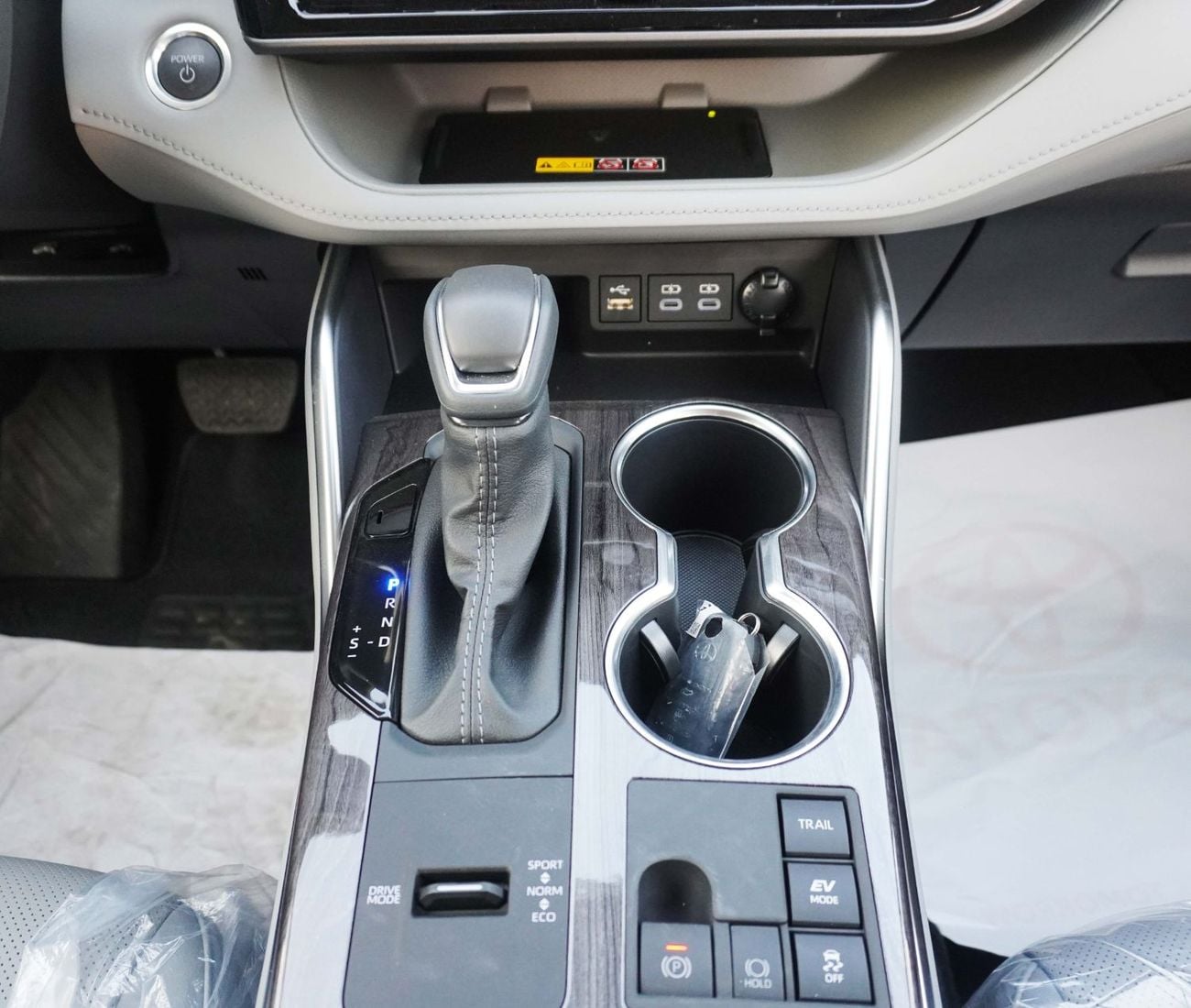 Toyota Highlander LTD HEV 2.5L A/T 2026 MODEL