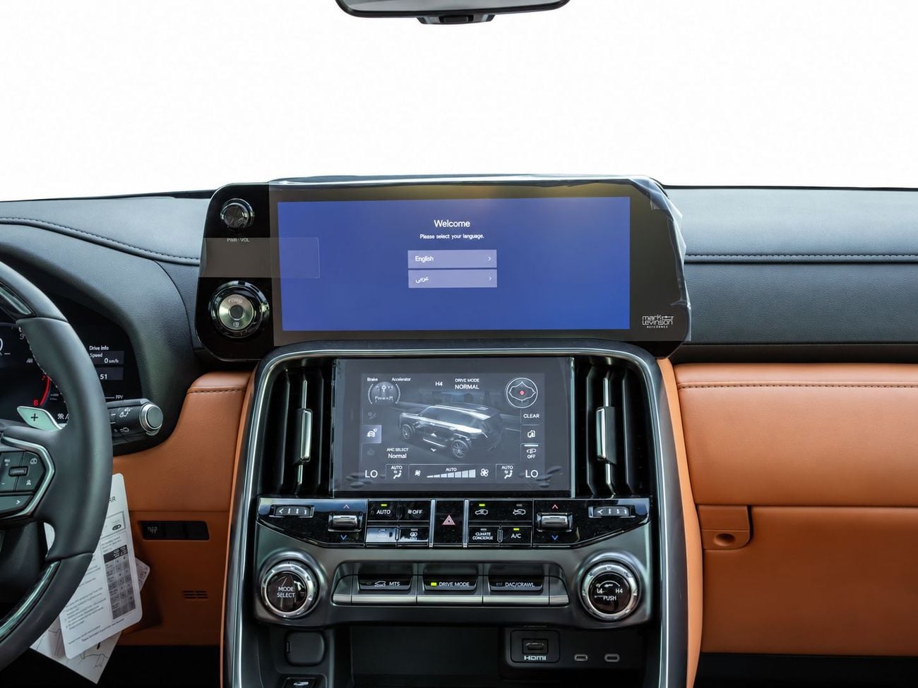 لكزس LX 700h VIP ECTAV0008 - لكزس LX700h VIP موديل 2026 - محرك هجين 3.5 لتر، ناقل حركة أوتوماتيكي - لون أبيض مع مقصور