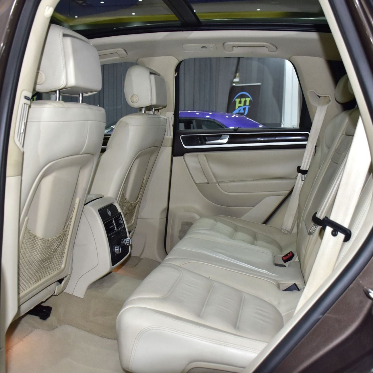فولكس واجن طوارق SEL EXCELLENT DEAL for our Volkswagen Touareg ( 2015 Model ) in Brown Color GCC Specs