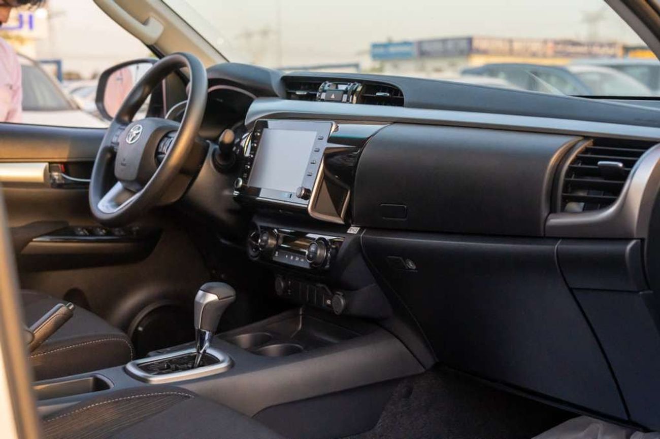 Toyota Hilux SGLX 2.4L DIESEL Jordan Specs