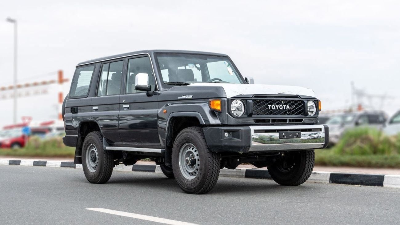 Toyota Land Cruiser 70 LC76 HT VXR Toyota Land Cruiser 4.0L MT Petrol (Grey-Brown) Basic