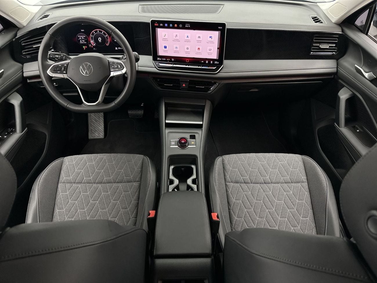 Volkswagen Tiguan Tiguan Life 1.4L | Advanced Safety | Smart Technology | Premium Comfort