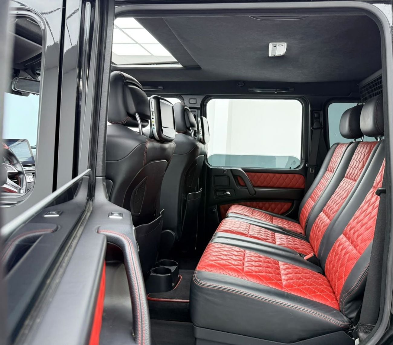 Mercedes Benz G63 AMG STANDARD 2018 Mercedes Benz G63 AMG, Full Service History, Carbon Fiber Interior, Fully Loaded, GCC