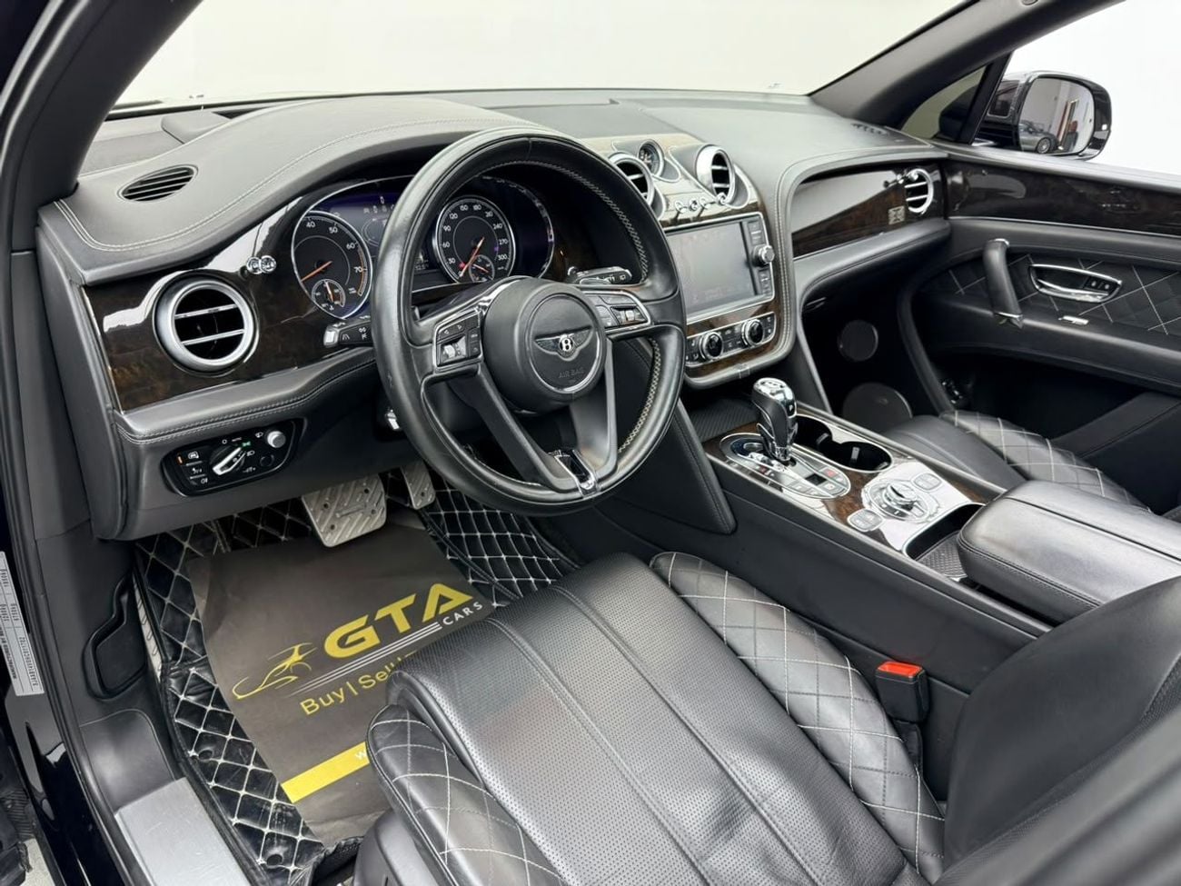 Bentley Bentayga FIRST EDITION 2017 Bentley Bentayga, Full Service History, Night Vision, Fully Loaded, Excellent Condition, Euro